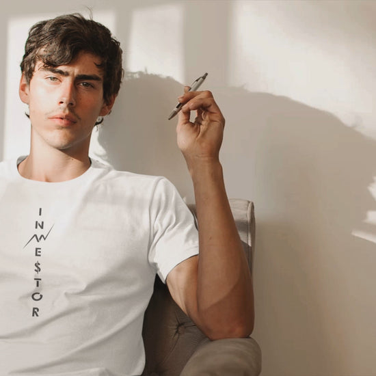 Showcase video featuring the Minimalist Investor T-Shirt — highlighting its clean design, soft fabric, and confident aesthetic for finance and crypto enthusiasts.