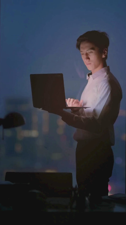 Demo video of personalized investor wall clock showing smooth wooden frame, plexiglass face, and customizable name design for market enthusiasts.